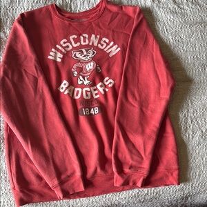 Wisconsin Badgers Distressed design Red Sweatshirt - XL
